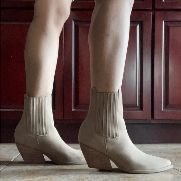 Steve Madden Genuine Leather Point Toe Western Cowboy Heeled Ankle Boot Booties - Picture 9 of 17